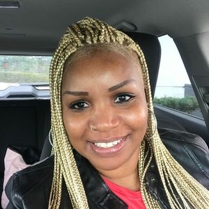 Meet your Posher, Andrea